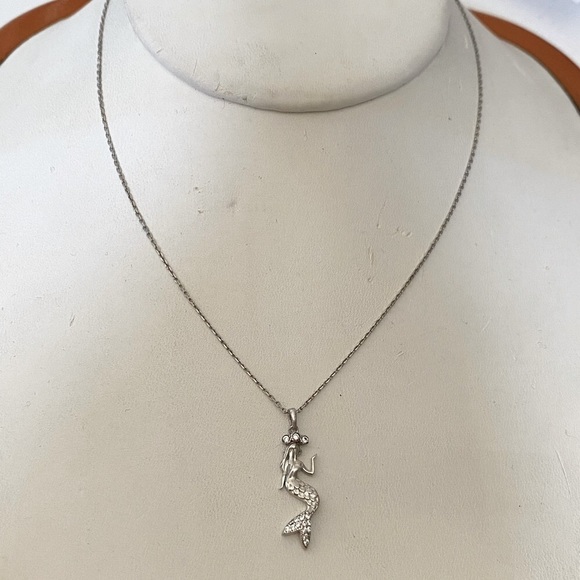 COMING SOON❣️Mermaid crown silver cz  necklace - Picture 2 of 4